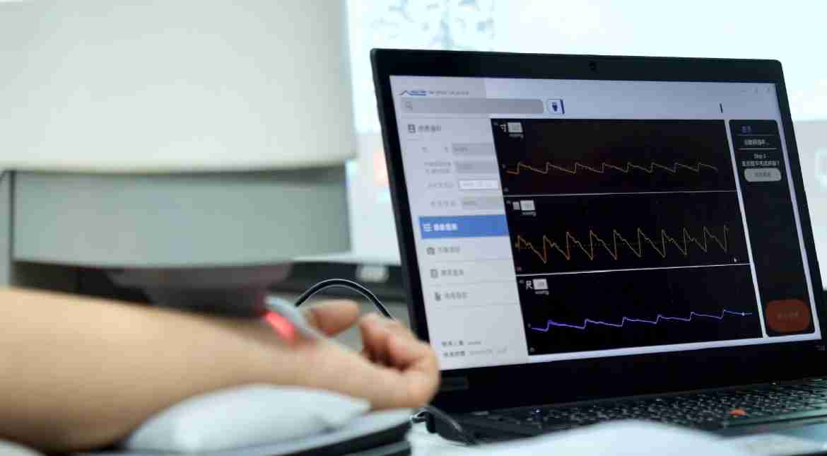 Wepay耘康以高解析与拟真的显示技术，，，，将其应用于中医检测，，，提供“中医数位化检测方案”，，，使传统中医检测结果数据化与可视化